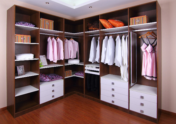 走入式衣柜设计图 三居室现代风格装修