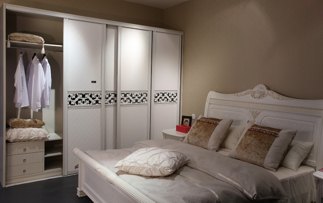 现代欧式风格衣柜设计图 时尚丽人的卧室衣柜设计图