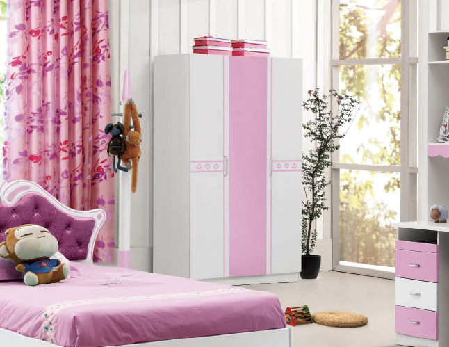 温馨儿童房三门衣柜图片 小奢华小可爱 