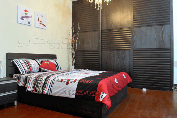 80后卧室衣柜装修效果图 简约沉稳低调