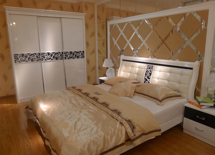 现代简约三门衣柜设计图  大气优雅彰显高贵