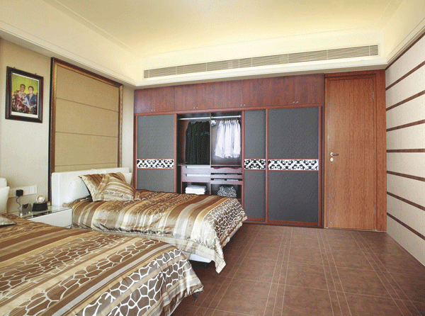 大气沉稳卧室衣柜装修效果图 简练与优雅并存