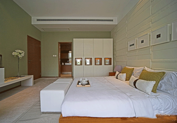 现代四门衣柜效果图 魅力简约风格卧室