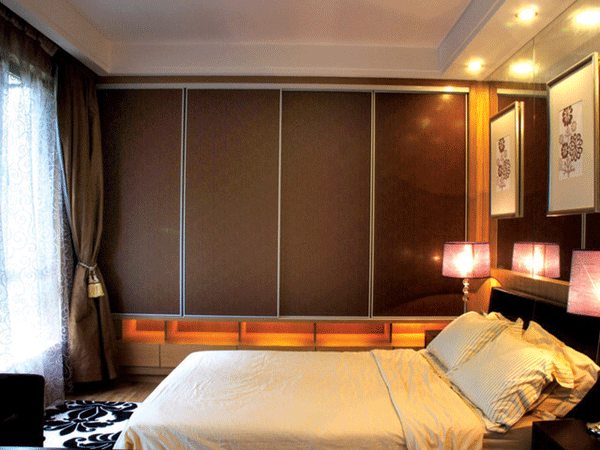 现代移门衣柜效果图 打造浪漫情调卧室