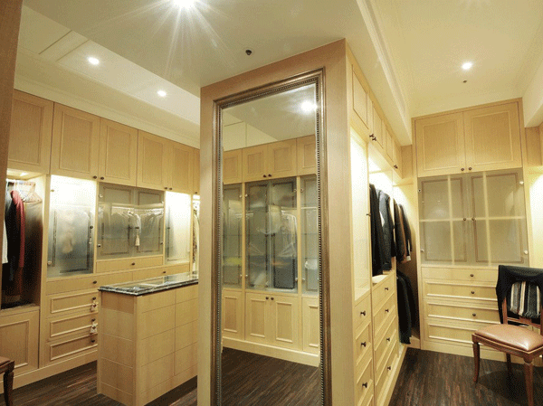 大户型衣柜效果图 创造尊荣华贵家