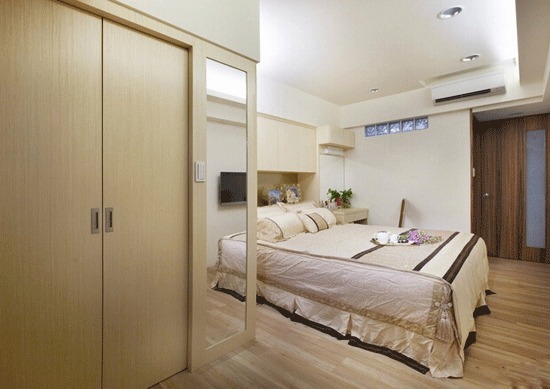 99平方米会呼吸的家 主卧室衣柜装修效果图