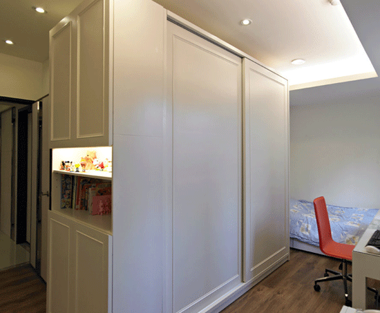 现代风格卧室衣柜效果图 简单明亮清新