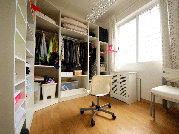 100平米日式简约三居室 卧室衣柜装修效果图