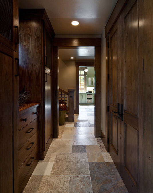 美式乡村韵味衣柜效果图 格局巧妙微调