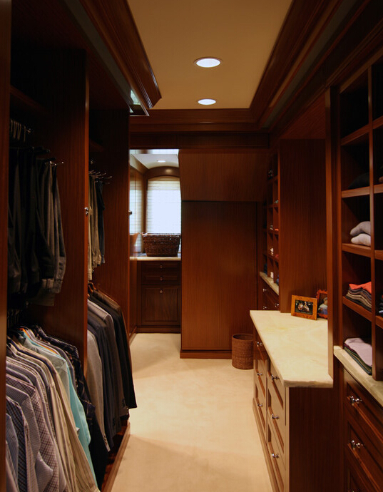 掀起复古风潮 欧式实木衣柜效果图