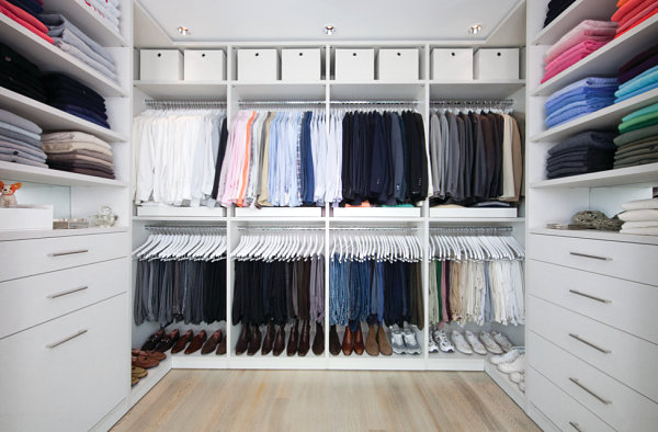 打造夏日清凉小居 现代步入式衣柜设计图