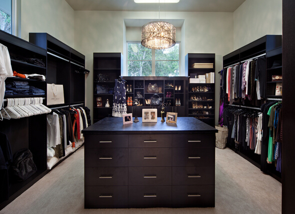 大户型衣柜设计图 深色沉稳大气