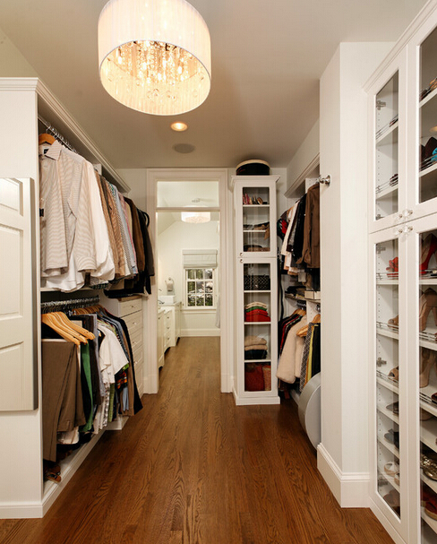 潮流步入式衣柜设计图 美观实用功能一应俱全