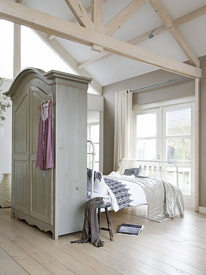 优雅混搭卧室衣柜设计图 让你的生活更有自然感