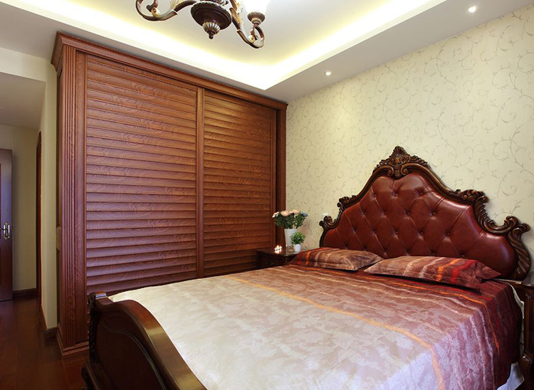 欧式实木衣柜效果图 情迷异域风卧室