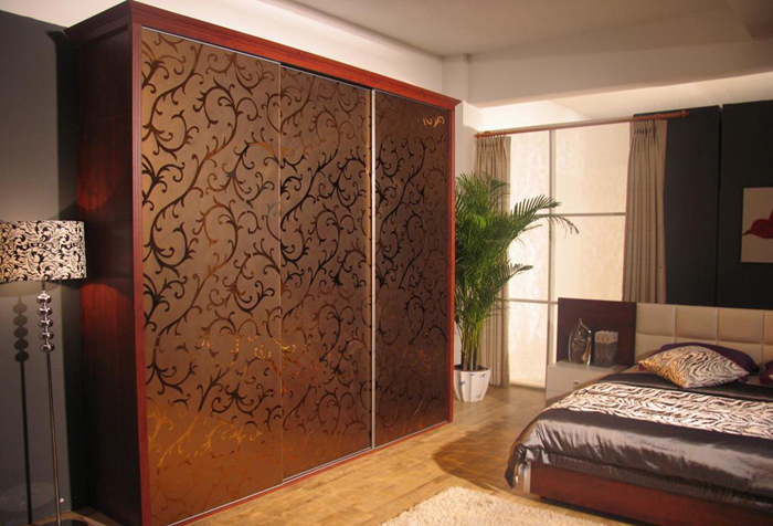 领略贵族魅力 现代三门衣柜设计图