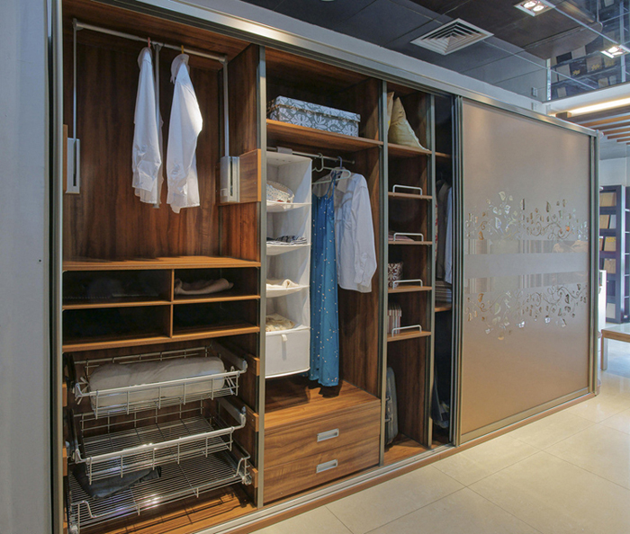 80后装修风格 功能型衣柜效果图