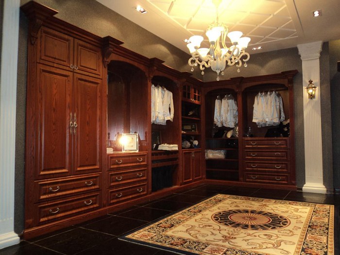 诠释欧式风格的时尚诱惑  嵌入式衣柜效果图