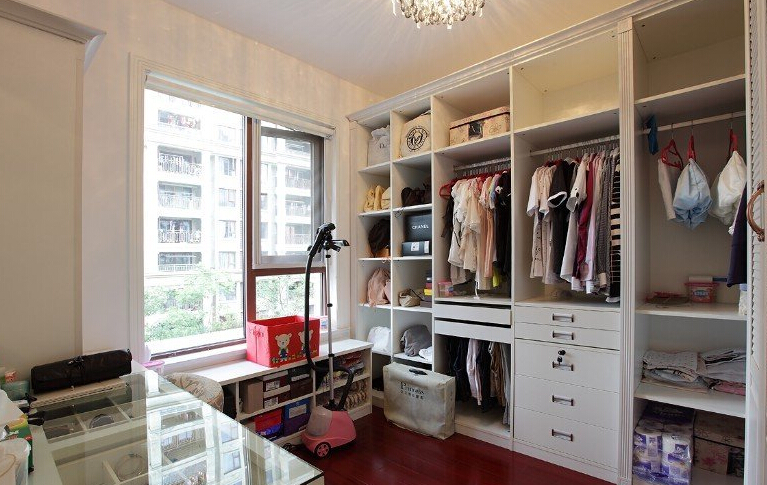 148㎡简欧衣柜设计图 女强人为自己筑家