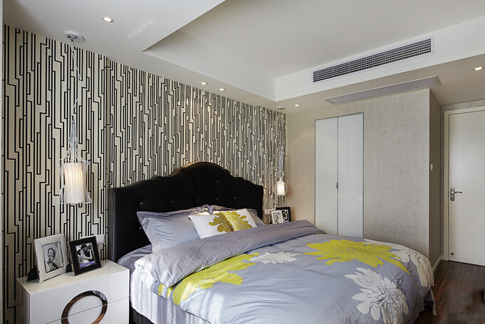 婉转的惊艳 89平黑白灰卧室衣柜图片