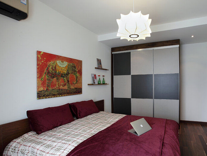 阳光满溢温馨居 简约时尚衣柜设计图