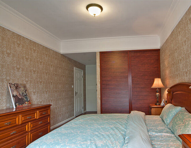 美式时尚衣柜效果图 给你超酷质感空间