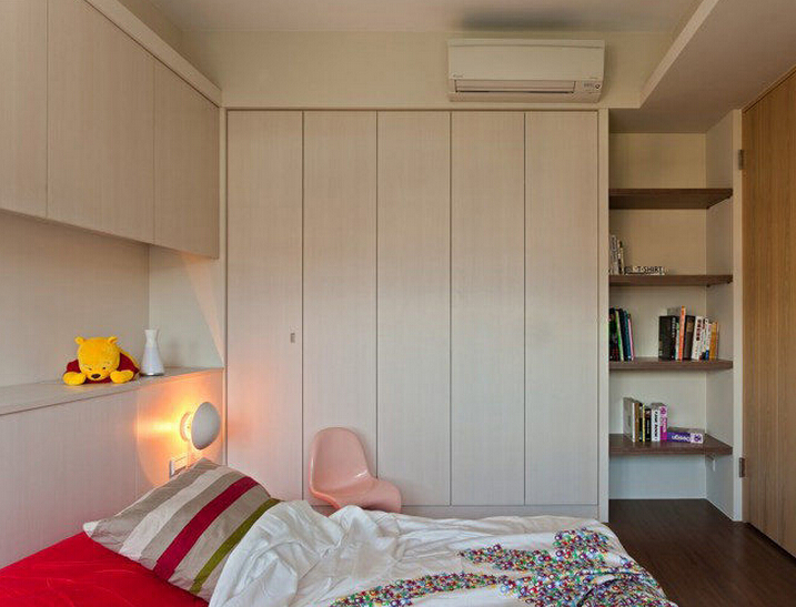 时尚北欧风格衣柜效果图 原木装出的自然韵味