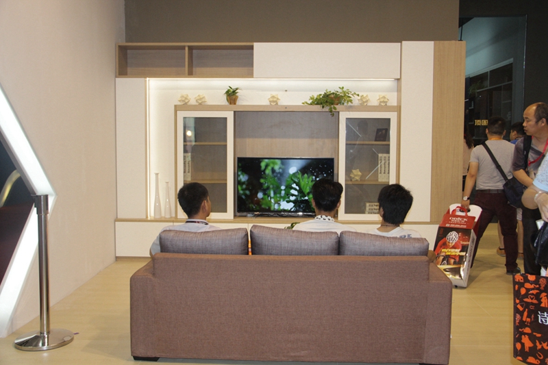 第十六届广州建筑装饰博览会——顶固衣柜