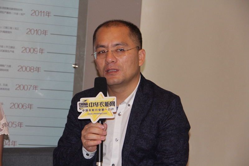 第十六届广州建筑装饰博览会——顶固衣柜