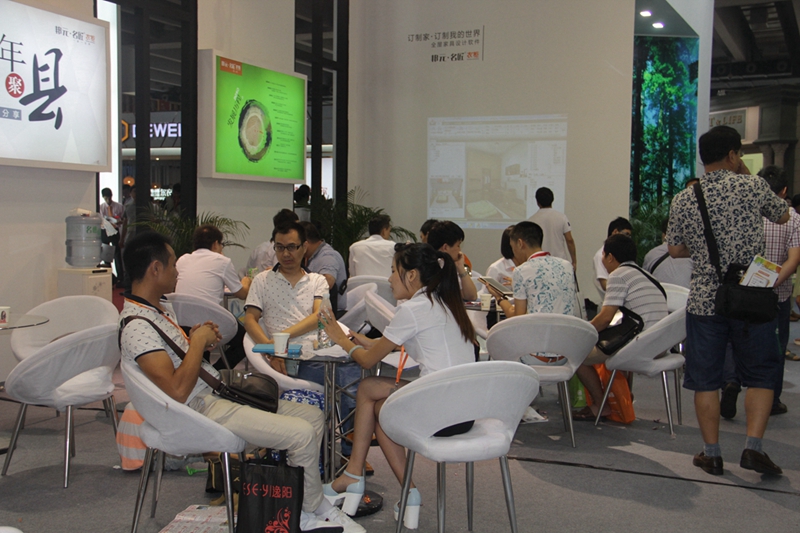 第十六届广州建筑装饰博览会——邦元名匠衣柜