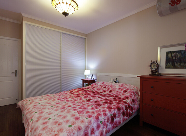 简约雅致精致 小户型衣柜效果图