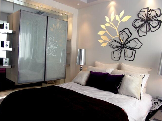 个性时尚玻璃衣柜效果图 从此爱上卧室更衣