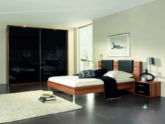 朴丽维多利亚时尚移门衣柜图片 借自然光巧设计