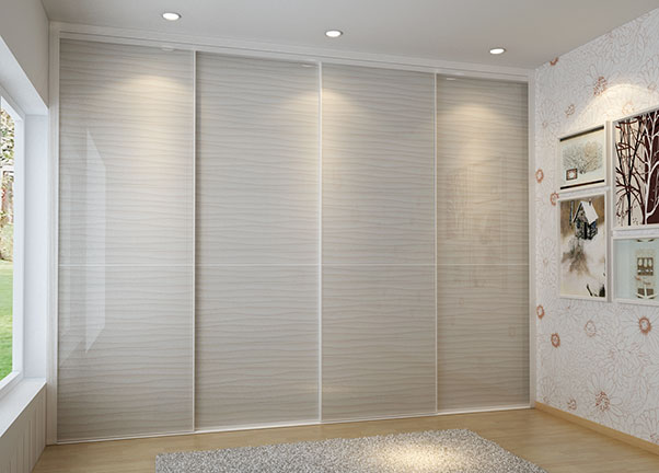 合理布局平衡采光 现代主卧衣柜设计图