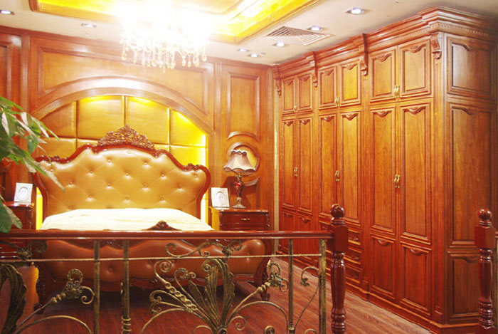 古典实木衣柜效果图 浓浓贵族气息
