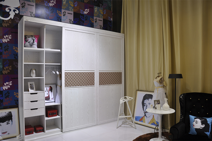 工薪族卧室衣柜效果图 定制衣柜受年轻人亲睐 