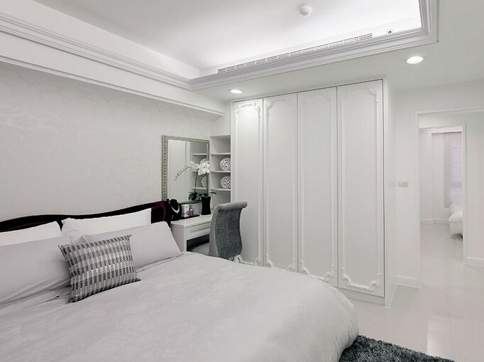 低成本打造欧式家 纯白浪漫卧室衣柜效果图