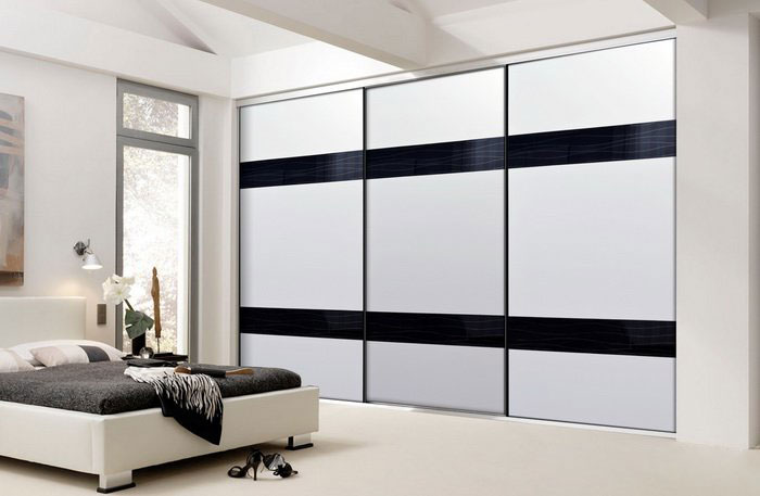 经典又时尚 黑白抢眼卧室衣柜效果图