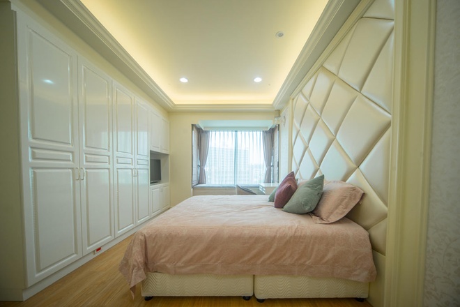 简欧气质美家 纯白面板衣柜效果图