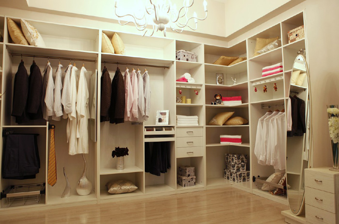 伊丽诗开放式衣柜效果图 演绎温馨与和谐