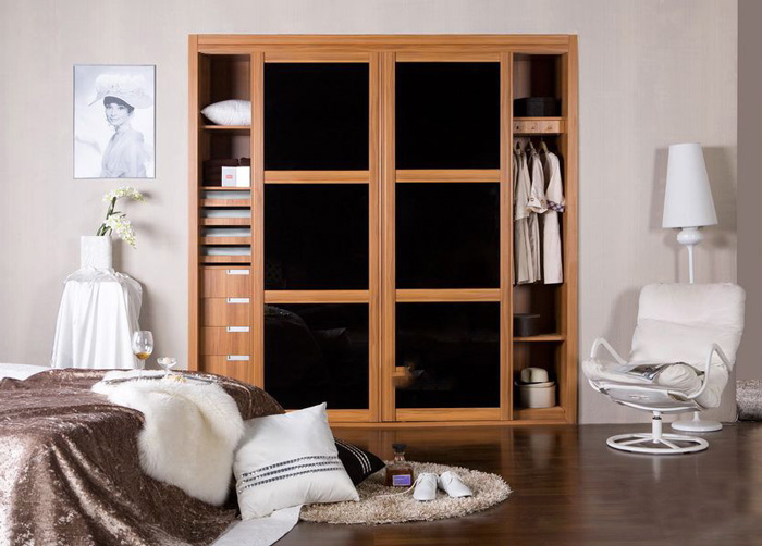 一抹艳黑下的原色生活 玛格内嵌式衣柜设计图