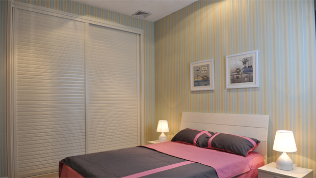 小户型卧室装修方案 推拉门衣柜效果图节约空间