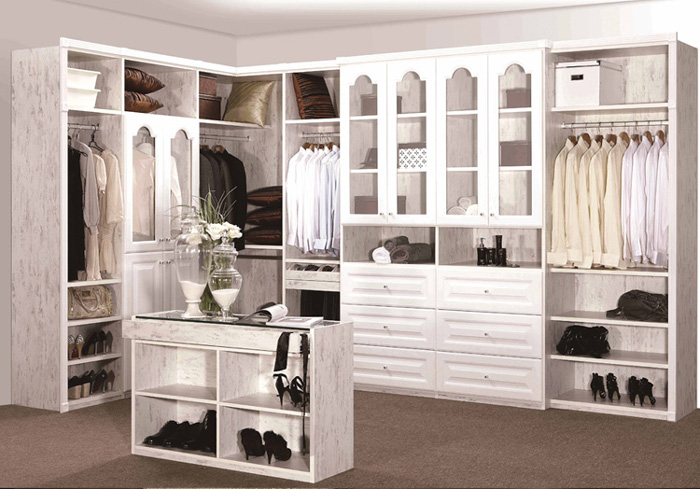 轻装风格巧装饰 欧式风格衣柜效果图