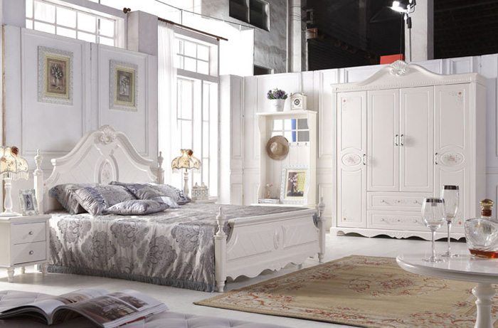 卧室颜色搭配方案 象牙白衣柜效果图营造梦幻