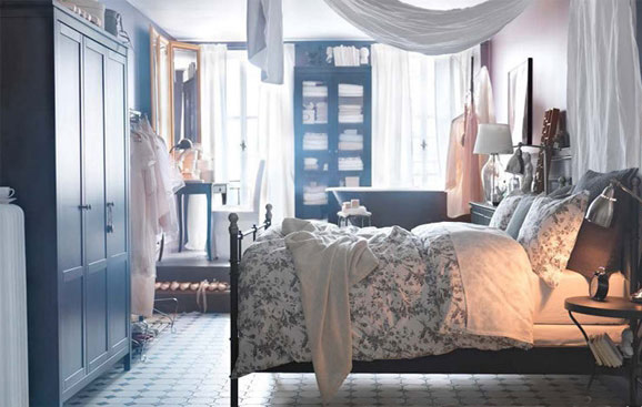 宜家风三门衣柜效果图 彰显木屋的独特风格