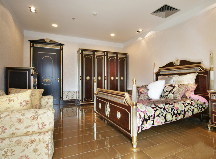 华丽复古风 220m2大户型欧式风格卧室衣柜图片