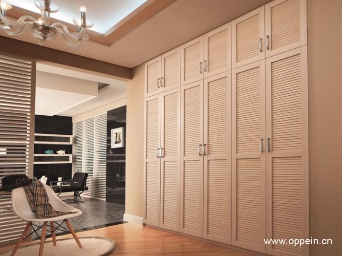 小户型大户型都实用 个性小百叶衣柜设计图