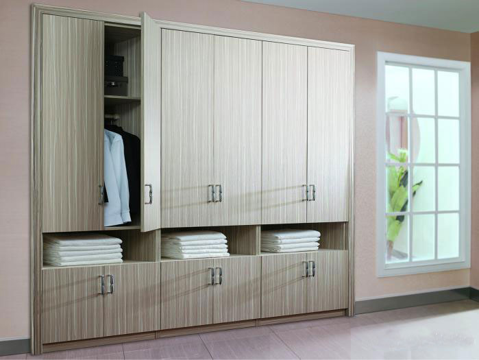 原木质感衣柜设计图 清新空间让你一饱眼福