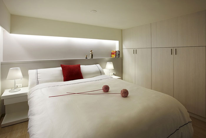 小复式卧室衣柜效果图 现代平开门衣柜效果图