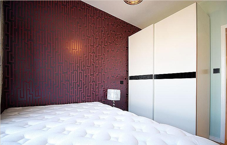 149平跃层老房俏丽改造 现代整体衣柜效果图